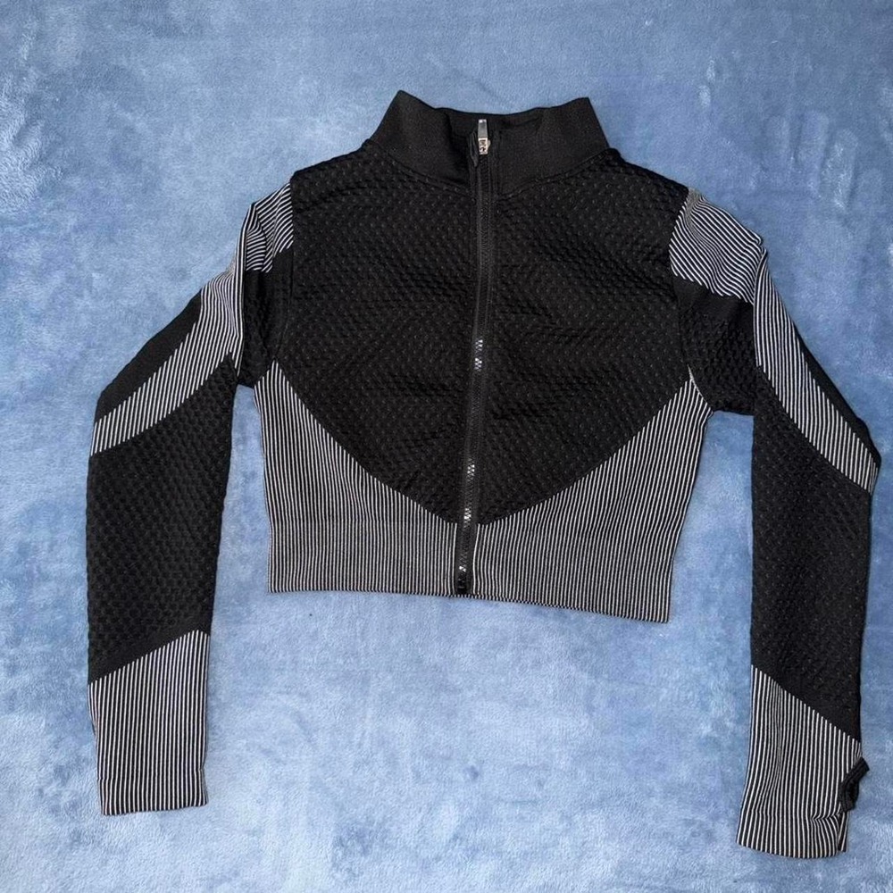 Daisy work out sweater women size m
